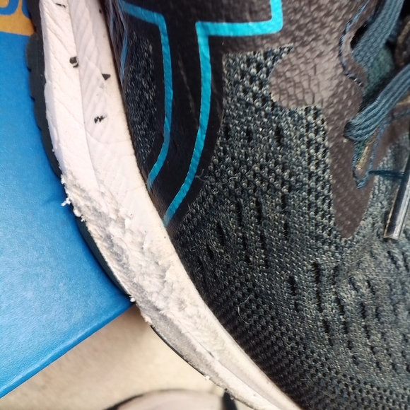 30% is the marked price-ASICS Women’s  Tennis shoes Size 8 - Picture 5 of 9